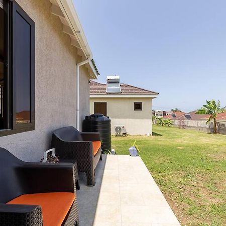 Sun Shine Luxury Villas 2 Bedroom Pool & Gym Ocho Rios St Ann Eksteriør billede