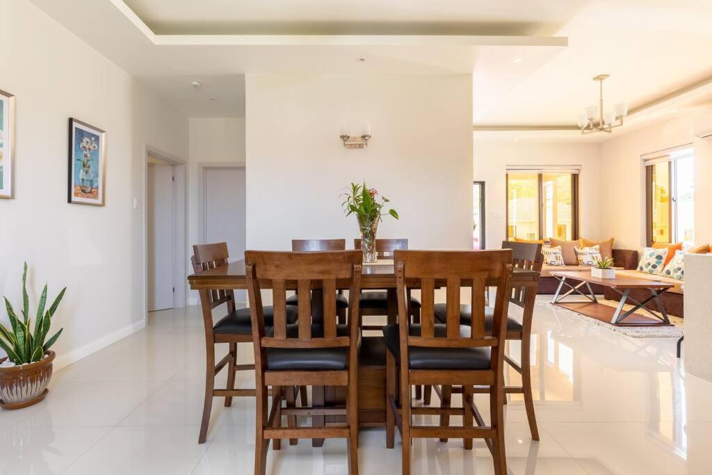 Sun Shine Luxury Villas 2 Bedroom Pool & Gym Ocho Rios St Ann Eksteriør billede