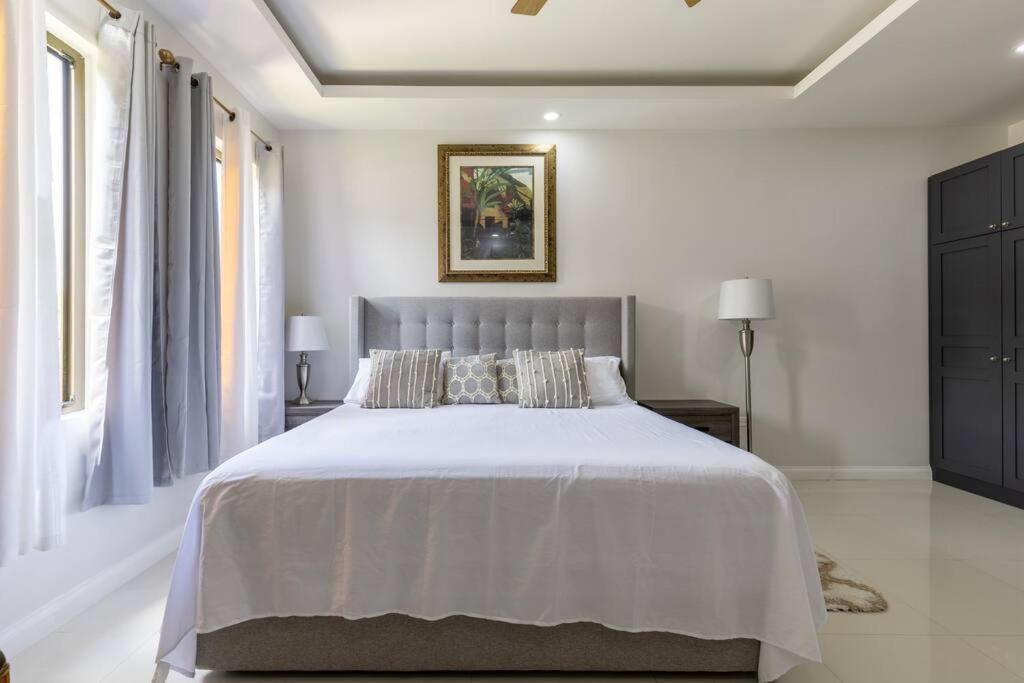 Sun Shine Luxury Villas 2 Bedroom Pool & Gym Ocho Rios St Ann Eksteriør billede