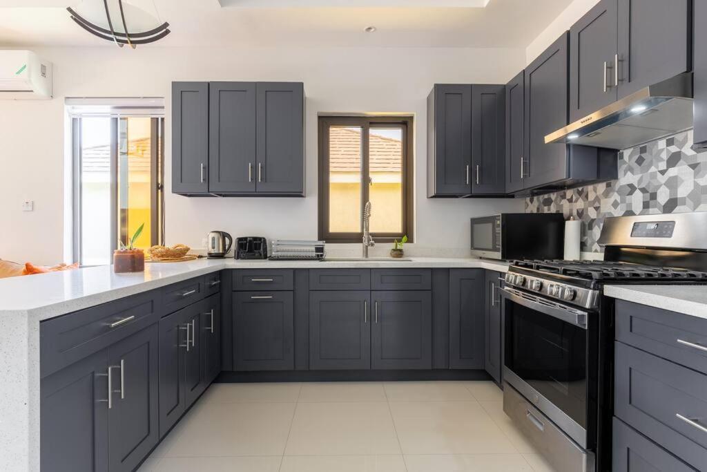 Sun Shine Luxury Villas 2 Bedroom Pool & Gym Ocho Rios St Ann Eksteriør billede